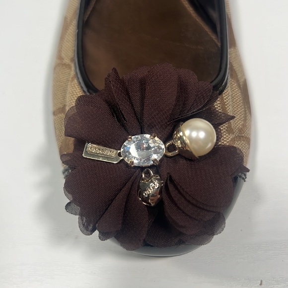 Women’s Like New! Coach Flats with decorative charms - Picture 2 of 12